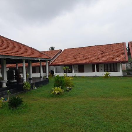 Blu Marine Nilaveli Otel Trincomalee Dış mekan fotoğraf