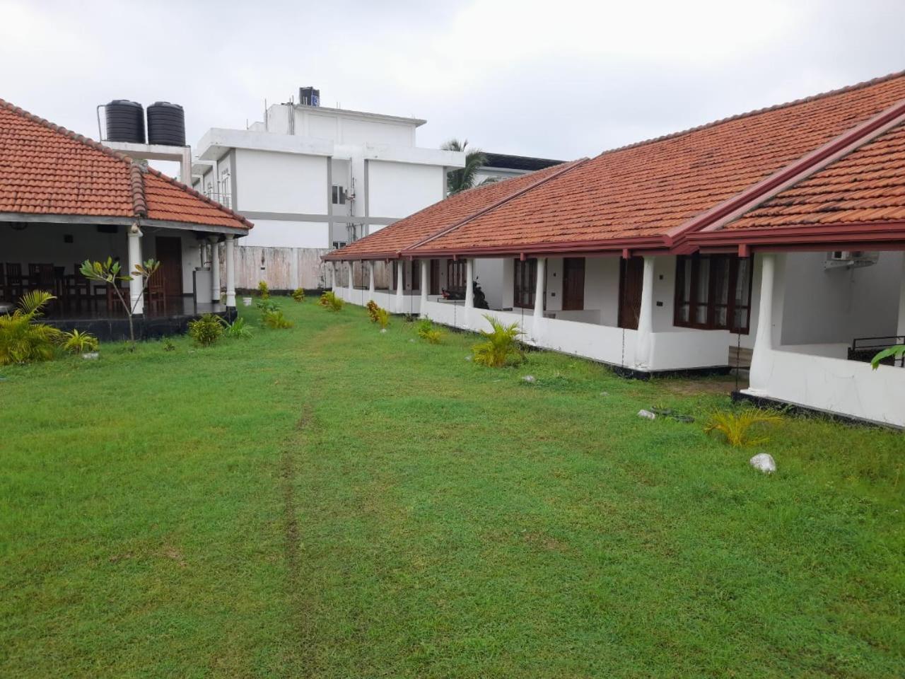 Blu Marine Nilaveli Otel Trincomalee Dış mekan fotoğraf