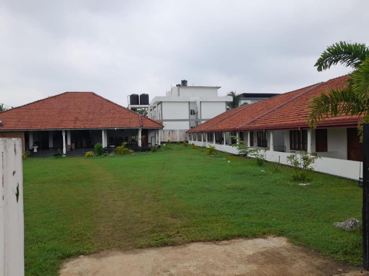 Blu Marine Nilaveli Otel Trincomalee Dış mekan fotoğraf