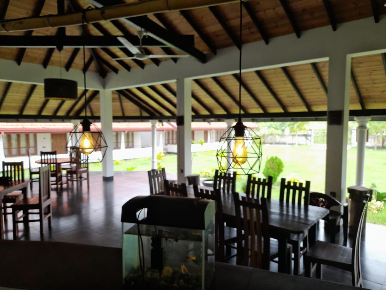 Blu Marine Nilaveli Otel Trincomalee Dış mekan fotoğraf