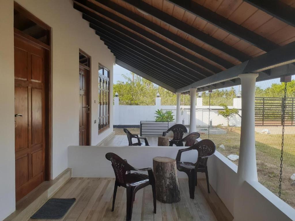 Blu Marine Nilaveli Otel Trincomalee Dış mekan fotoğraf